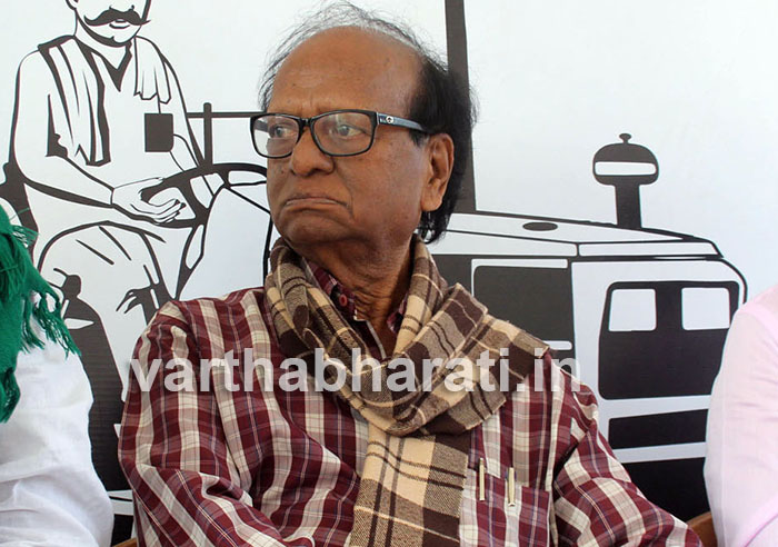 ಕಳಸಾ ಬಂಡೂರಿ ಬಗ್ಗೆ ತುಟಿಬಿಚ್ಚದ ಪ್ರಧಾನಿ ಮೋದಿ ವಿರುದ್ಧ ಅಹೋರಾತ್ರಿ ಧರಣಿ : ಪ್ರೊ.ಚಂಪಾ